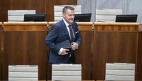 Ministra investícií Migaľa zatiaľ neodvolajú. Mimoriadnu schôdzu sa nepodarilo otvoriť
