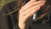 Ružová miestnosť v Žiline skrývala automat s kontroverznými látkami, prešetruje to polícia