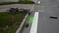 V Radoli zrazilo nákladné auto cyklistku. Skončila v nemocnici