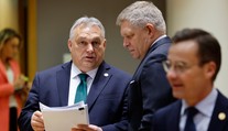 Slovensko, Maďarsko a Česko nebudú ručiť za pôžičku Ukrajine. Podľa Orbána Európu privedie bližšie k vojne