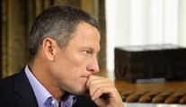 Koniec súdnych ťahaníc: Armstrong sa s vládou dohodol na mimosúdnom odškodnení