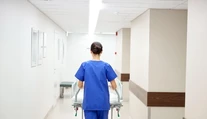 Budúce zdravotné sestry by mohli pracovať o dva roky skôr. Chystá sa veľká zmena