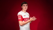 Záujem bol obrovský, Stuttgart spravil kľúčový ťah. Otec Lea Sauera exkluzívne o prestupe na prestížnu adresu (rozhovor)