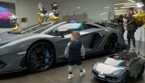 Ruský raper kúpil dvojročnému synovi Lamborghini za 115-tisíc eur