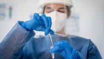 Česko hlási viac ako 44-tisíc prípadov covidu, z toho je takmer sedemtisíc zrejme reinfikovaných