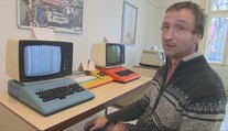 Výstava, ktorá ponúka pohľad do čias socializmu. Zberateľ Peter má jedinečnú zbierku kultových počítačov
