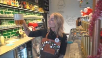 „Žena a pivo nejdú dokopy?“ Výčapníčka z Lietavskej Lúčky búra mýty, je najlepšia na Slovensku