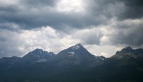 Turista v tričku a teniskách uviazol pod Gerlachovským štítom. Búrka zmenila túru na boj o život