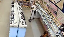 VIDEO: Takto „nenápadne“ zmizol z obchodu vysávač za takmer tisíc eur. Spoznávate ženy na záberoch?