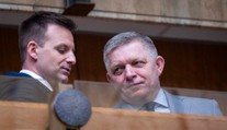 Fico volá po skončení „parlamentného chaosu“, chce diskusiu o reforme demokratických politických systémov. Hovorí pritom o Číne
