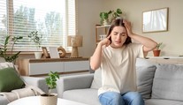 Pískanie v ušiach dokáže znepríjemniť život. Tinnitus často vzniká bez známej príčiny