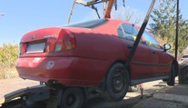 Dostali aj výzvu z mesta, no neprišli si po ne. V Leviciach zatočili s autovrakmi