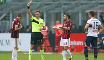 VIDEO: Videorozhodca premiérovo zaúradoval v Serii A. Odhalil Bonucciho surový zákrok