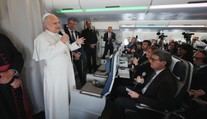 Pápež Lev XIV. prezradil svoj zážitok z vojny na Blízkom východe. Dodnes má pri sebe vzácnu fotku
