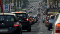 Zo Záhoria do Bratislavy sa od pondelka dostanete komplikovanejšie. Doprava na D2 bude obmedzená