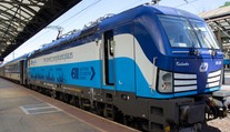 Vlakom sa už do Prahy najbližšie mesiace len tak nedostanete. Z rýchlika budete presadať na autobus