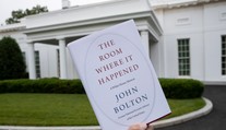 Súd rozhodol, že bývalý Trumpov poradca môže vydať memoáre napriek úsiliu vlády zablokovať ich