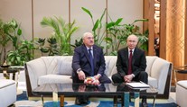 Rusko reaguje na Zelenského ultimátum Lukašenkovi. Putin sa vraj chystá do Minska