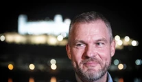 V rozpore so zákonom. Štyri dni po voľbách ožil kampaňový účet Petra Pellegriniho