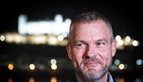 V rozpore so zákonom. Štyri dni po voľbách ožil kampaňový účet Petra Pellegriniho