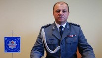 Mal rozbitú hlavu, bol opitý a bez topánok. Vroclavský policajný šéf asi rezignuje
