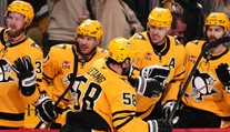 VIDEO: Pittsburgh opäť odvrátil koniec sezóny. Skúsený obranca strelil víťazný gól a zapísal sa do histórie