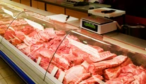 Salmonela miluje leto. Môže číhať aj v potravinách, ktoré jete bežne