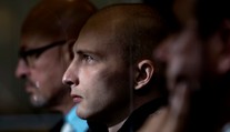 Na súde premietli video z útoku v nemeckom Halle. Páchateľ sa uskŕňal, iní odvracali zrak