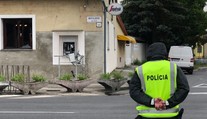 V Borskom Mikuláši odpálili bankomat a vzali ho so sebou