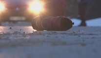 Tragédia na Liptove. Dievčatko skončilo pri sánkovačke pod kolesami auta, zraneniam podľahlo