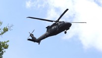 Nad Slovenským krasom prelietava bez povolenia vrtuľník Black Hawk