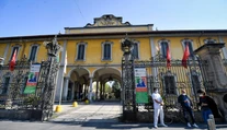 Masaker v dome pre seniorov: Za mesiac a pol v ňom zomrelo 190 ľudí