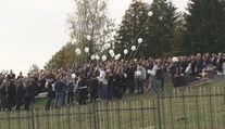 Prišli rodina, priatelia aj neznámi, ktorých tragédia zasiahla. Kysuce sa naposledy rozlúčili s Nellkou (†14)