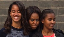 Michelle Obamová s dcérami mieria do Afriky