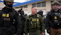 Veliteľa americkej pohraničnej stráže podľa médií odvolali z funkcie. Washington to poprel