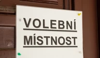 Miestnosti sú otvorené. V Česku sa začali komunálne a senátne voľby
