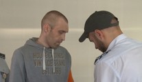 Internetový zvrhlík zneužil desiatky dievčat. Niektoré si chceli siahnuť na život