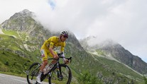 Ďalšie komplikácie na Tour de France. Dôležitú piatkovú etapu museli organizátori skrátiť