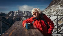 VIDEO: Tatranská legenda sa lúči. Viktor Beránek odchádza z Chaty pod Rysmi za tónov klavíra