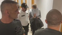 Muža vylákali pred podnik na cigaretu, skončil zmlátený v nemocnici. Za brutálnym útokom majú byť tínedžeri