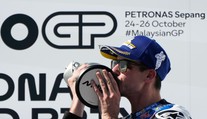 Zraneného brata zastúpil dokonale, Alex Marquez ovládol VC Malajzije. Hviezdny Talian mal opäť smolu