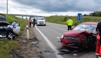 Tragická nehoda na bánovskom obchvate. Zrážku dvoch áut neprežil vodič