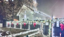 FOTO: Rekord, ktorý len tak niekto neprekoná. Petra a Tomáš zdobili svoj dom od septembra