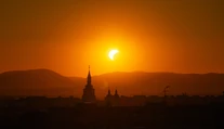 Boli ste pri tom. Najkrajšie fotografie z čiastočného zatmenia Slnka od vás (GALÉRIA)