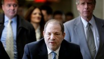 Pozitívny test na koronavírus má aj odsúdený producent Weinstein