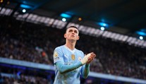 City naďalej v hre o titul, absolútnym hrdinom soboty Foden. Tottenham doma prehral
