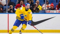 Mladému Švédovi veštia v NHL hviezdnu budúcnosť. Na ZOH bude najmladším hráčom