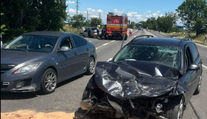 Po náraze odhodilo auto do priekopy. Nehoda pri Senci si vyžiadala dvoch zranených