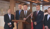 Obyčajná náhoda alebo masívny podfuk? Podozrivé podpisy a hárky ako z tlačiarne, petícia za referendum vzbudzuje otázniky