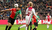 Najkrajšie góly víkendu: Geniálna hlavička hviezdy Ajaxu, expresný gól z Ázie
